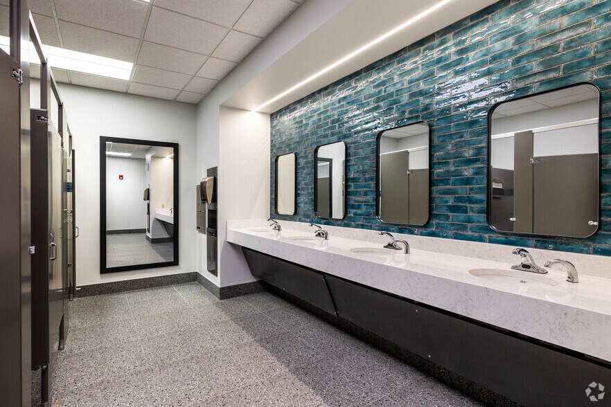 More Photos Of 12980 Foster St, Overland Park Office For Lease