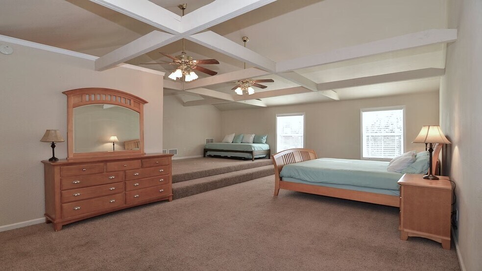 More Photos Of 227 Elm St, McKinney Freestanding For Sale