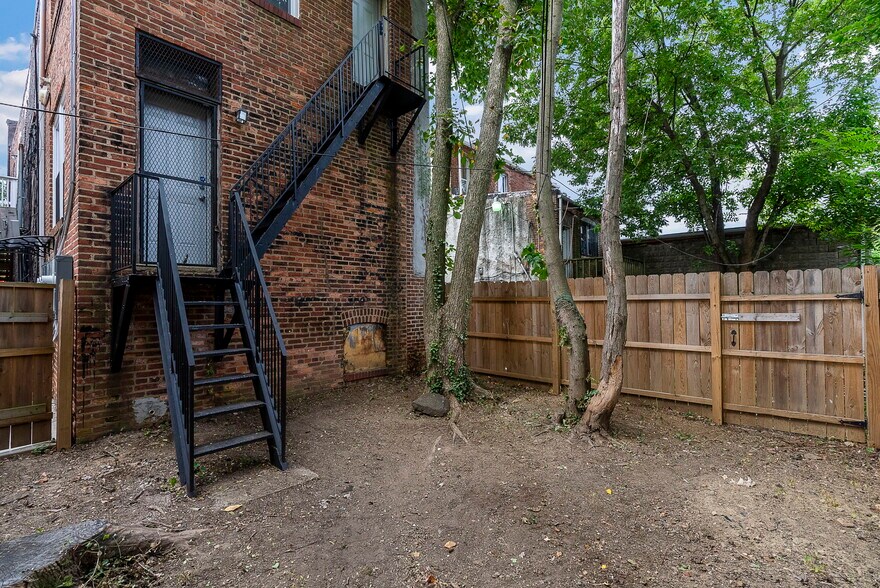 More Photos Of 4710 Liberty Heights Ave, Baltimore General Retail For Sale