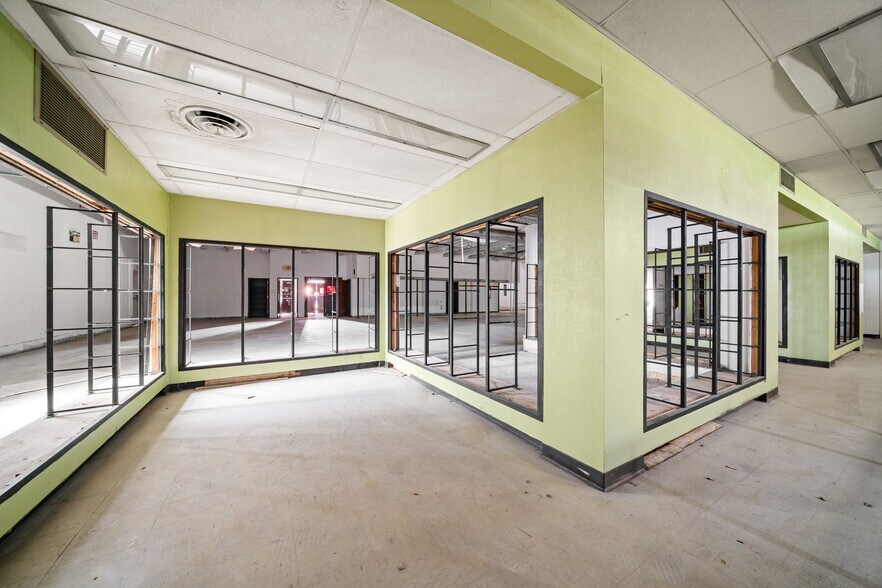 More Photos Of 7503 Harlow Dr, San Antonio Freestanding For Lease