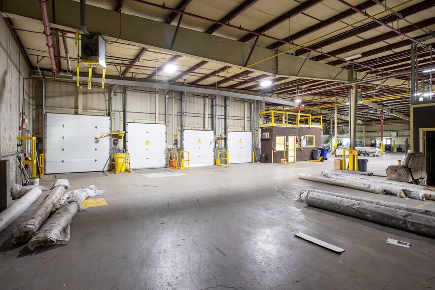 More Photos Of 125 Pecks Rd, Pittsfield Warehouse For Sale
