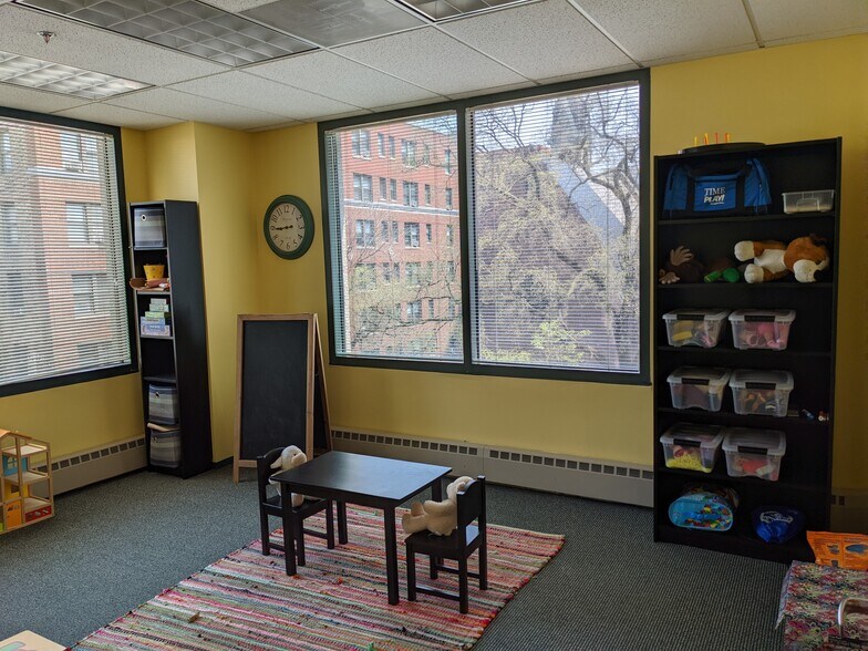 More Photos Of 1111 N Wells St, Chicago Office For Lease