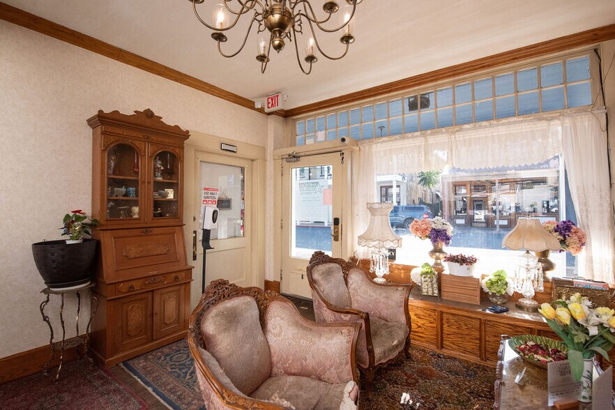 More Photos Of 18239 Main St, Jamestown Hotel For Sale