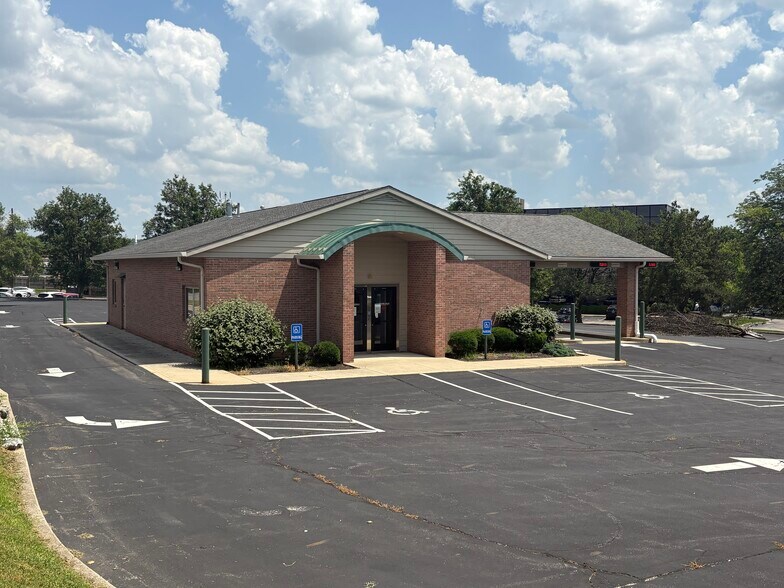 More Photos Of 3000 Elbee Rd, Moraine Bank For Lease