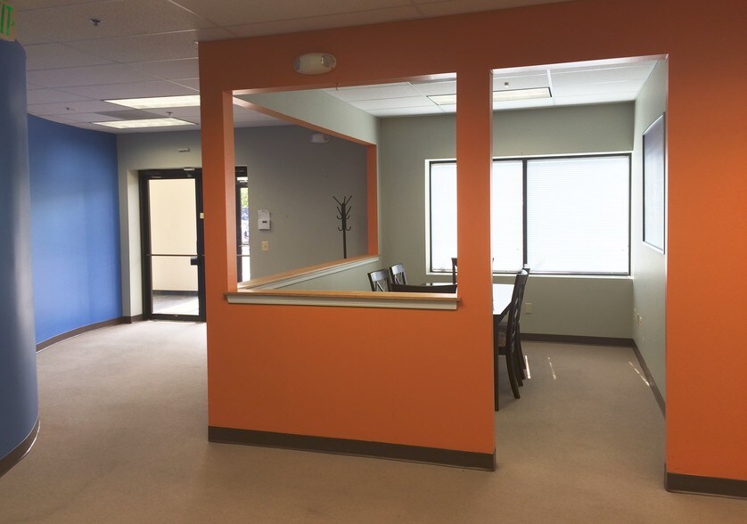 More Photos Of 8701-8739 Mylander Ln, Towson Unknown For Lease