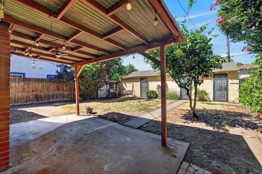 More Photos Of 2717 V St, Sacramento Multifamily For Sale