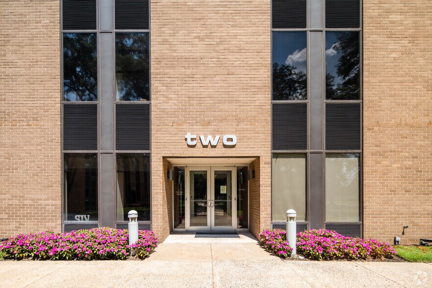 More Photos Of 2 Neshaminy Interplex, Trevose Office For Lease