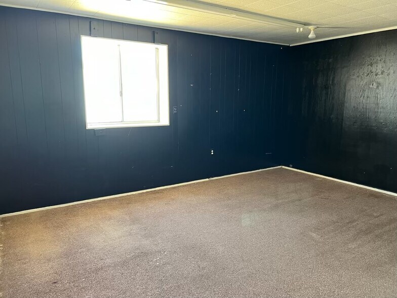 More Photos Of 5694 Mother Lode Dr, Placerville Service For Lease