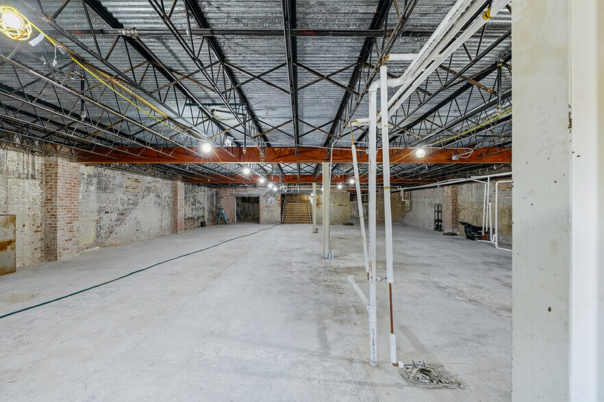 More Photos Of 116 S Broad St, Monroe Restaurant For Lease