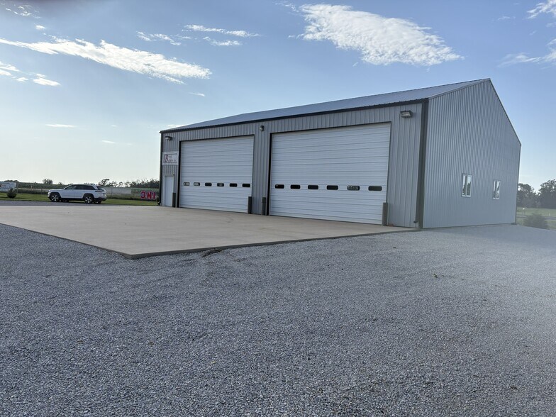 More Photos Of 402 W K St, Mc Cool Junction Industrial For Sale