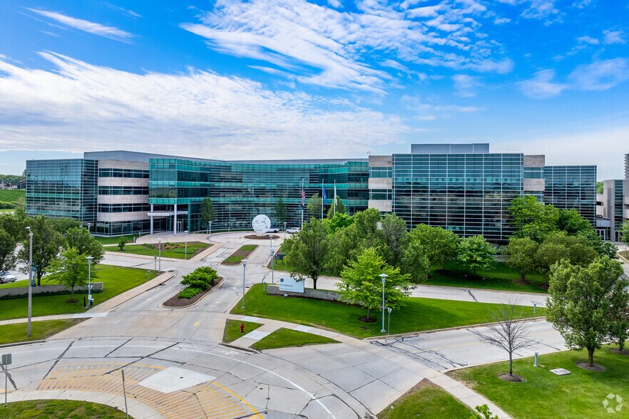 More Photos Of 9900 W Innovation Dr, Wauwatosa Office For Lease