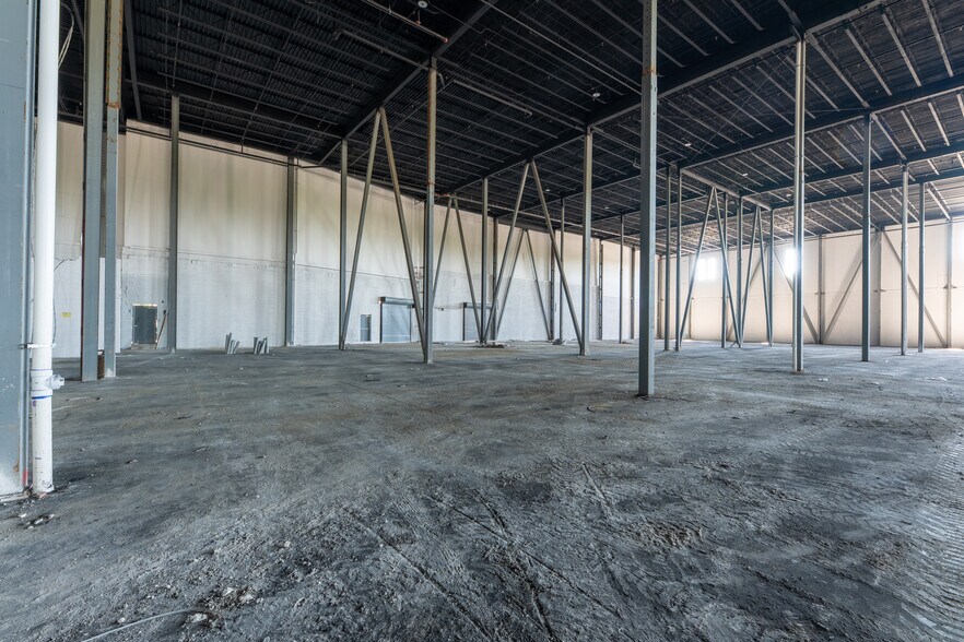 More Photos Of 102 Dolson Ave, Middletown Distribution For Lease