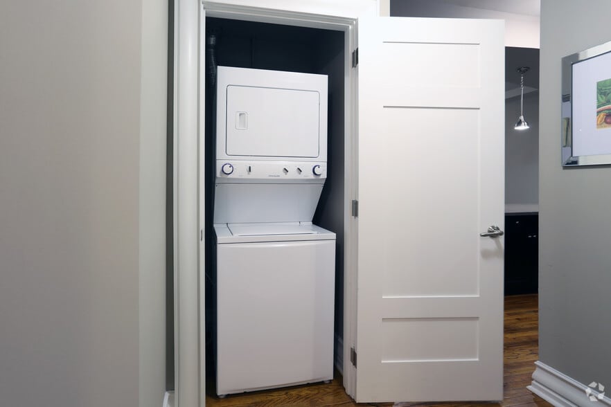 More Photos Of 300 Alexander St, Rochester Apartments For Sale