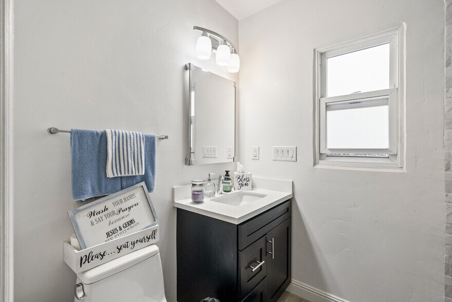 More Photos Of 1217 Capuchino Ave, Burlingame Apartments For Sale