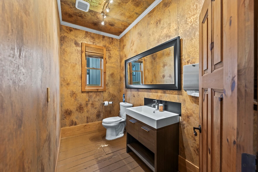 More Photos Of 533 E Mendenhall, Bozeman Medical For Sale
