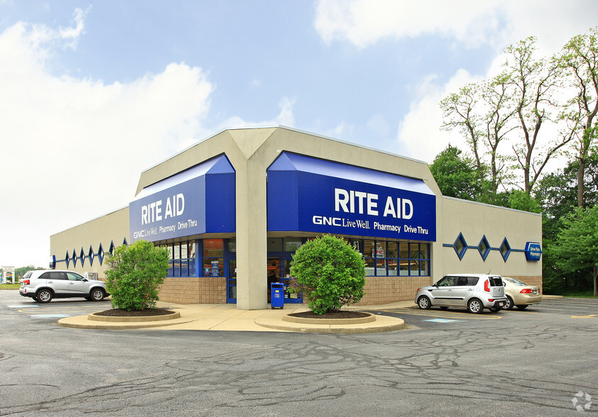 Primary Photo Of 6655 N Ridge Rd, Madison Drugstore For Lease