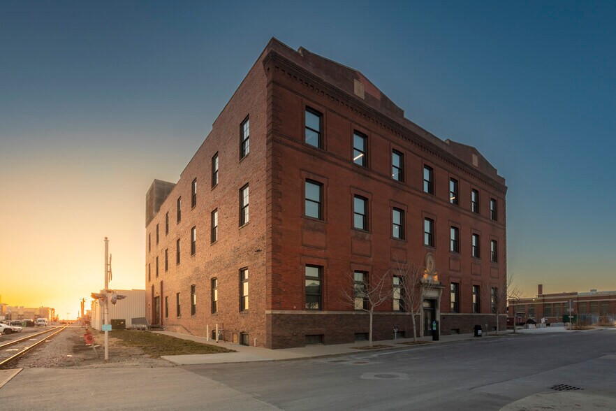 Primary Photo Of 130 E 3rd St, Des Moines Office For Lease