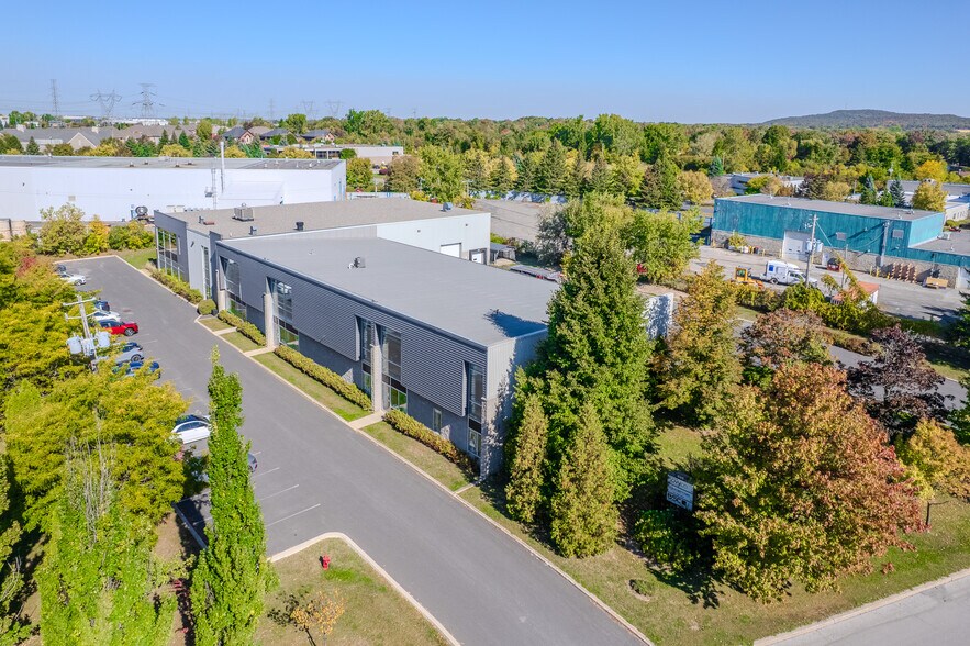 More Photos Of 525 Rue Sagard, St-Bruno-de-Montarville Warehouse For Sale