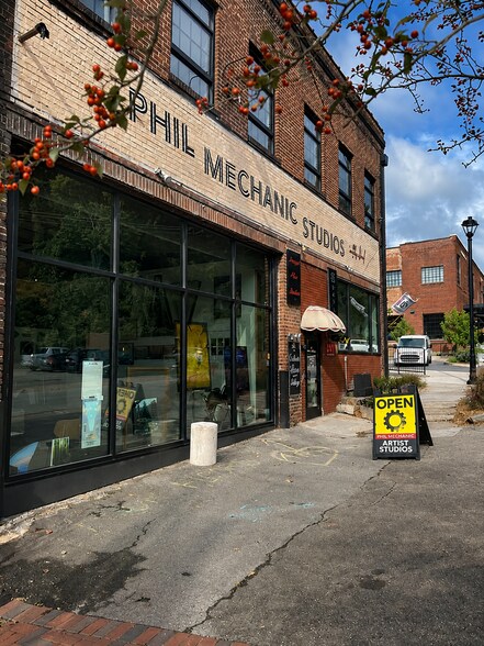 More Photos Of 109 Roberts St, Asheville General Retail For Sale