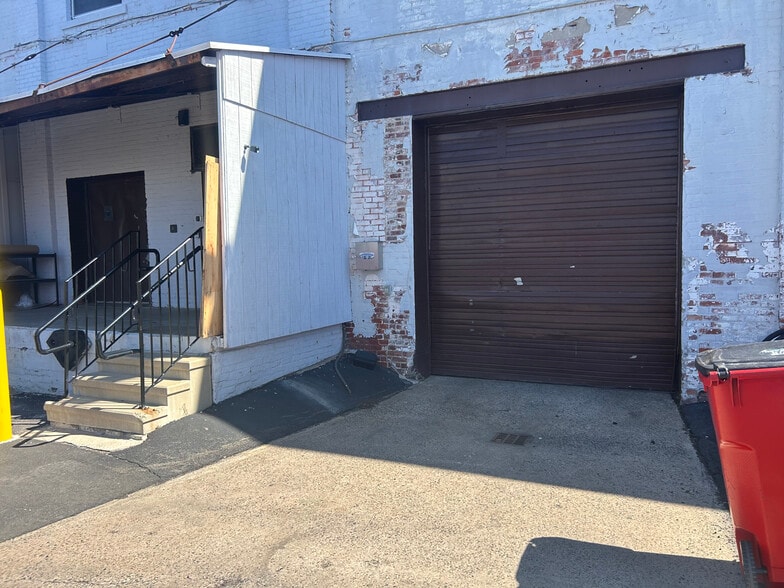 More Photos Of 425 Fairfield Ave, Stamford Warehouse For Lease