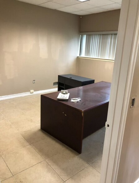 More Photos Of 487 Wright Debow Rd, Jackson Flex For Sale