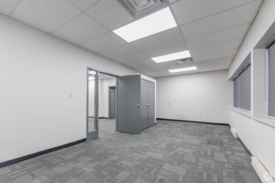 More Photos Of 8069 Lawson Rd, Milton Manufacturing For Sale