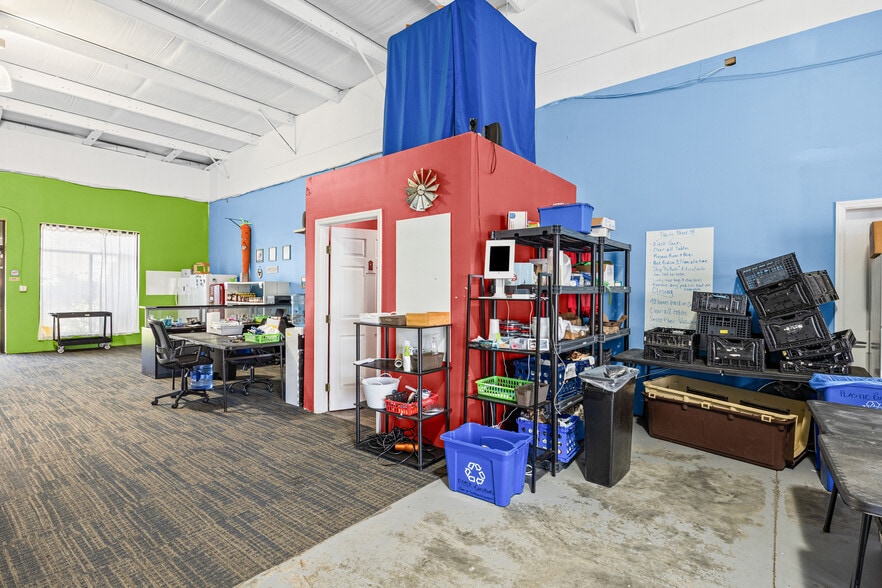 More Photos Of 8161 Regent Pky, Fort Mill Warehouse For Lease