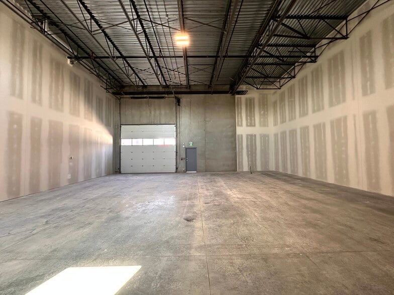 More Photos Of 4412 9 St SE, Calgary Warehouse For Sale