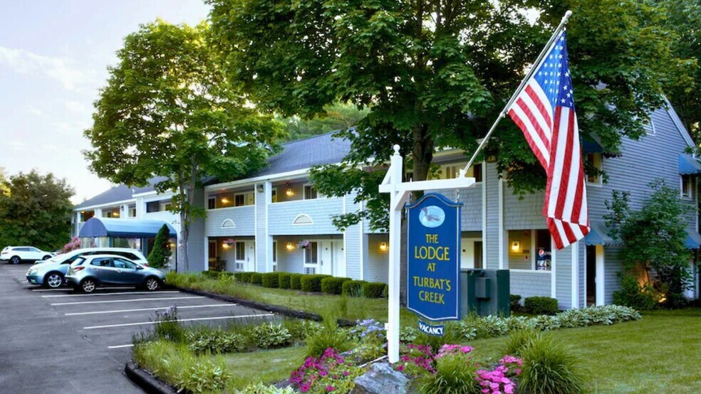 More Photos Of 7 Turbats Creek Rd, Kennebunkport Hotel For Sale