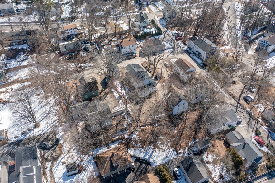 More Photos Of 2 Lyon St, Putnam Apartments For Sale