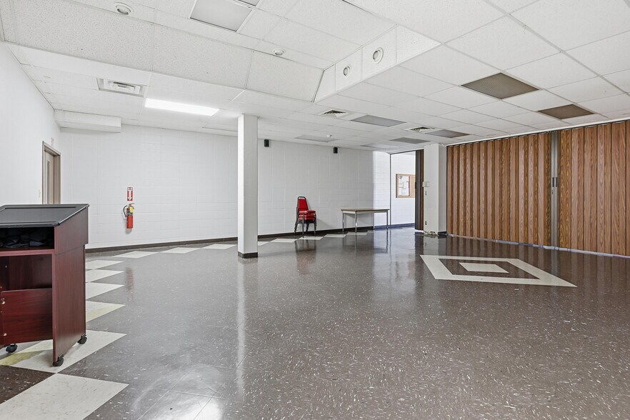 More Photos Of 117 E 4th St, Joplin Office For Sale