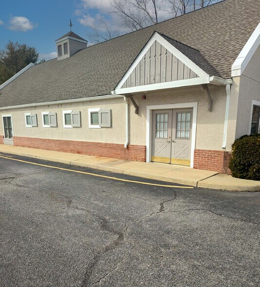 More Photos Of 535 Maple Ave, Linwood Veterinarian Kennel For Lease