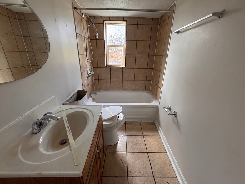 More Photos Of 2048 4th Ave, Cincinnati Multifamily For Sale