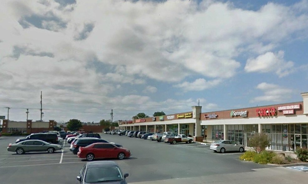 More Photos Of 2310-2320 W Owen K Garriott Rd, Enid Storefront For Lease