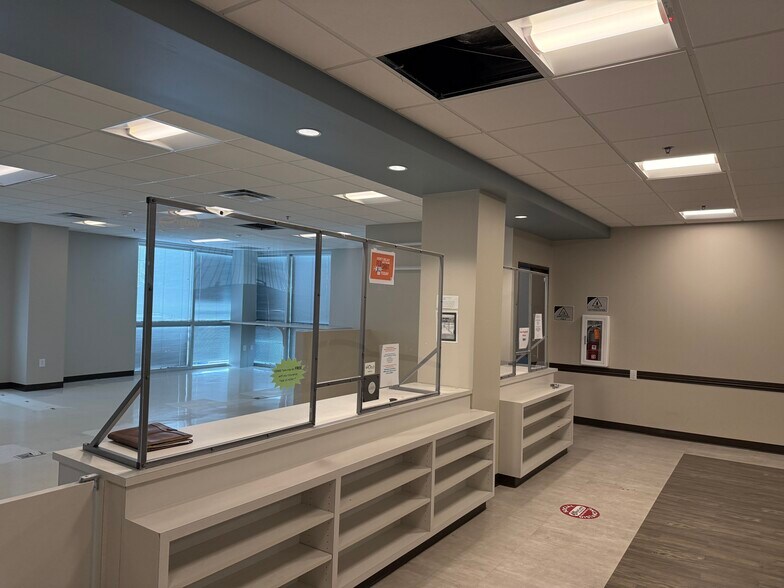 More Photos Of 1701 Veterans Dr, Florence Hospital For Lease