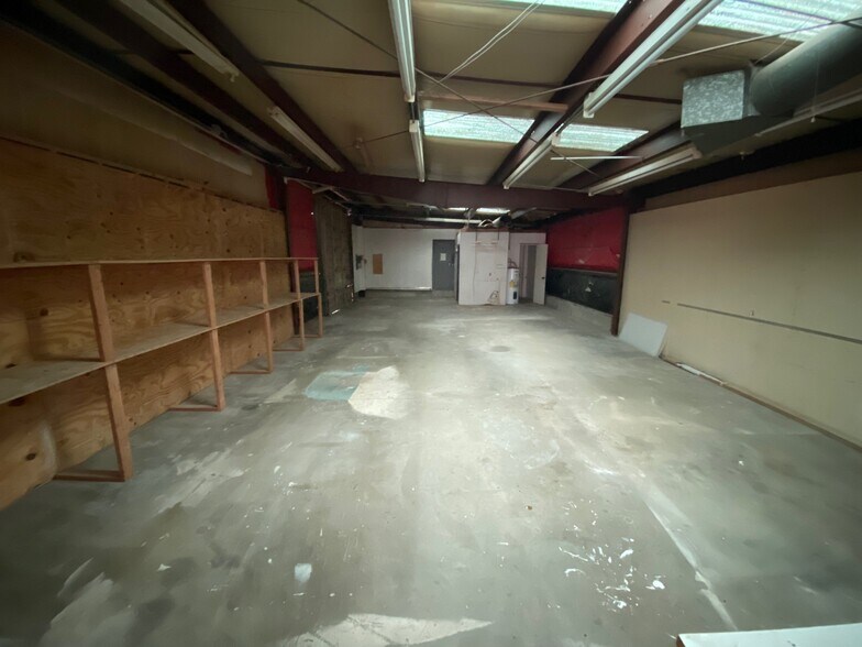 More Photos Of 3312 E 39th St, Tulsa Freestanding For Lease