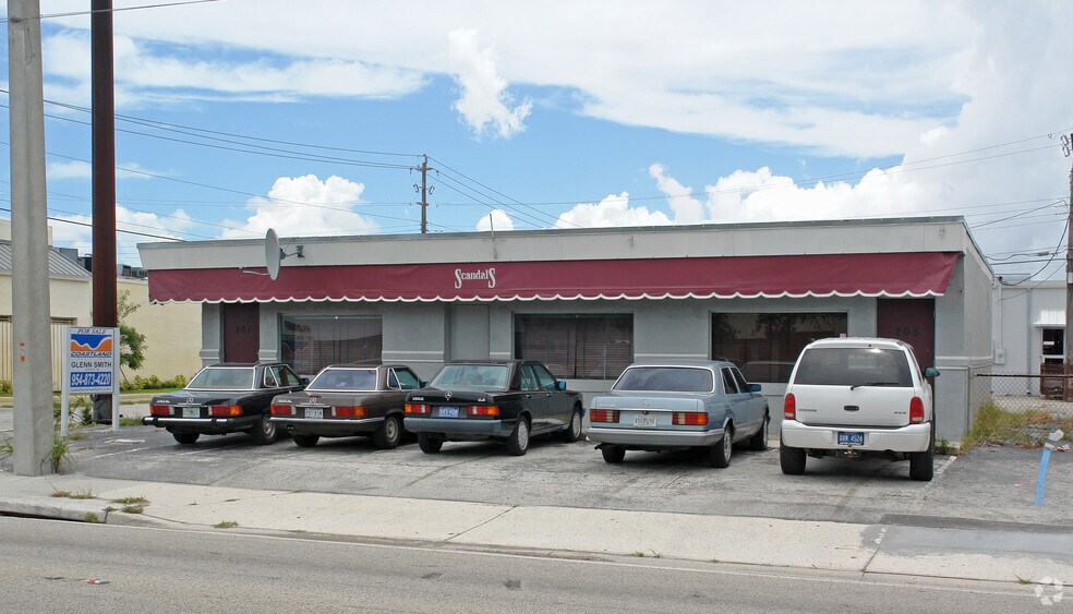 Primary Photo Of 201-205 NE 31st St, Oakland Park Restaurant For Sale