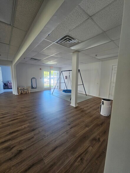 More Photos Of 100 Quarry Rd, Hamburg Medical For Lease