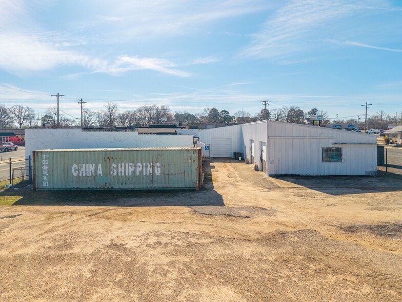 More Photos Of 606 Albert Pike Rd, Hot Springs National Park Freestanding For Sale