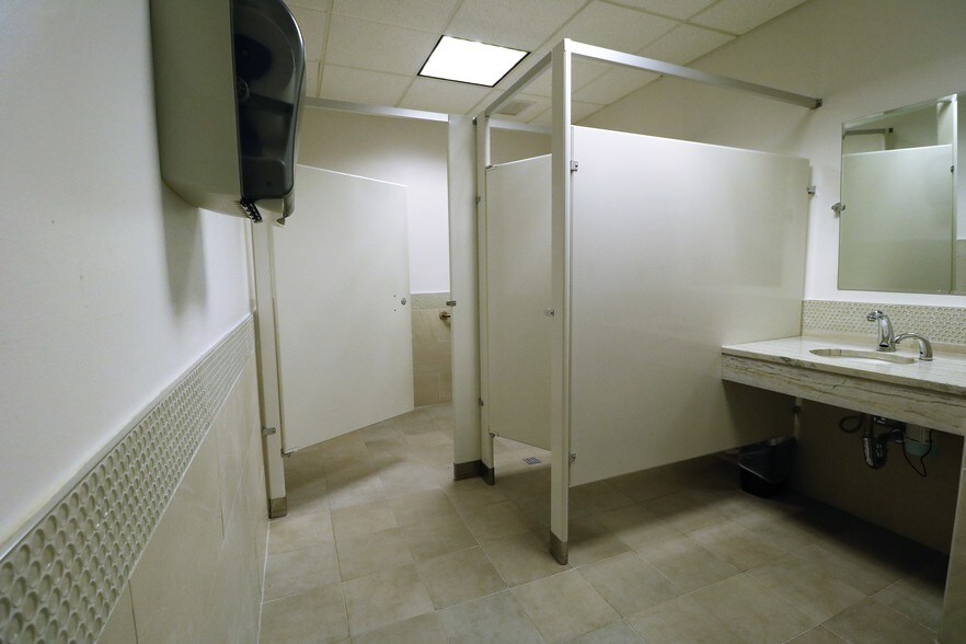 More Photos Of 620 State Rt 3 W, Clifton Medical For Sale