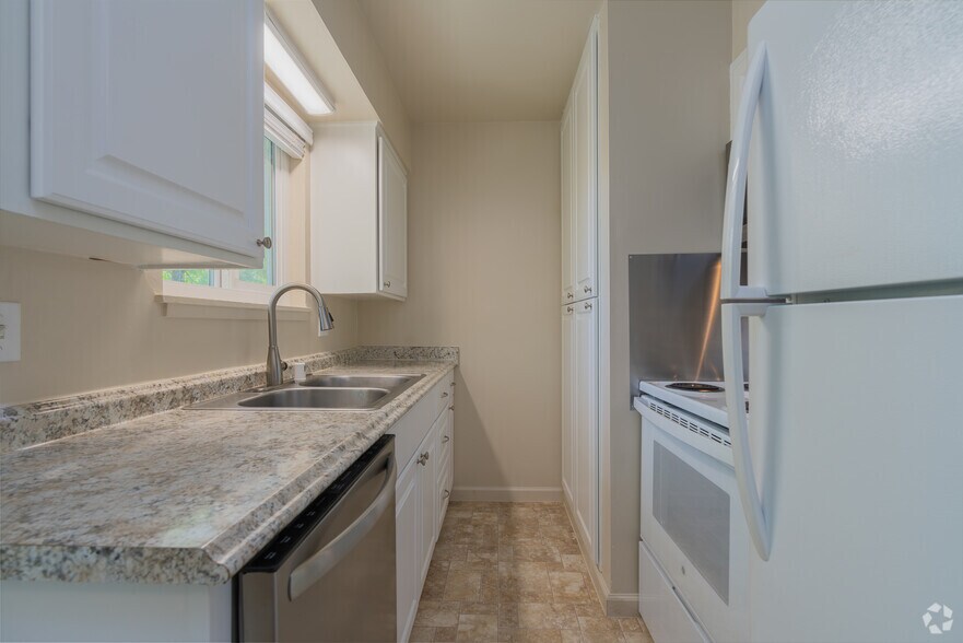 More Photos Of 500 Sunrise Ave, Roseville Apartments For Sale
