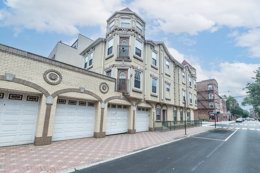 More Photos Of 600 Grand St, Hoboken Office Residential For Sale