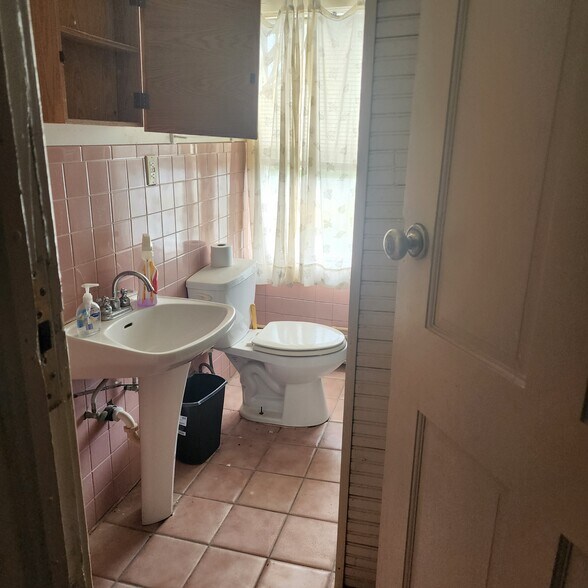 More Photos Of 401 N Spring St, Independence Apartments For Sale