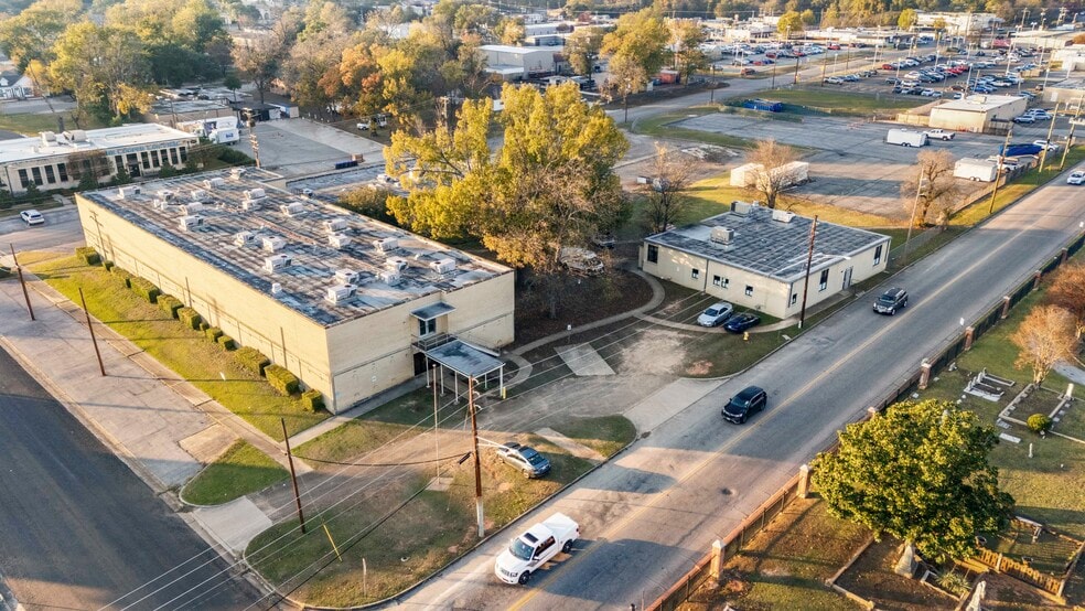 More Photos Of 500 Magrill st, Longview Loft Creative Space For Sale