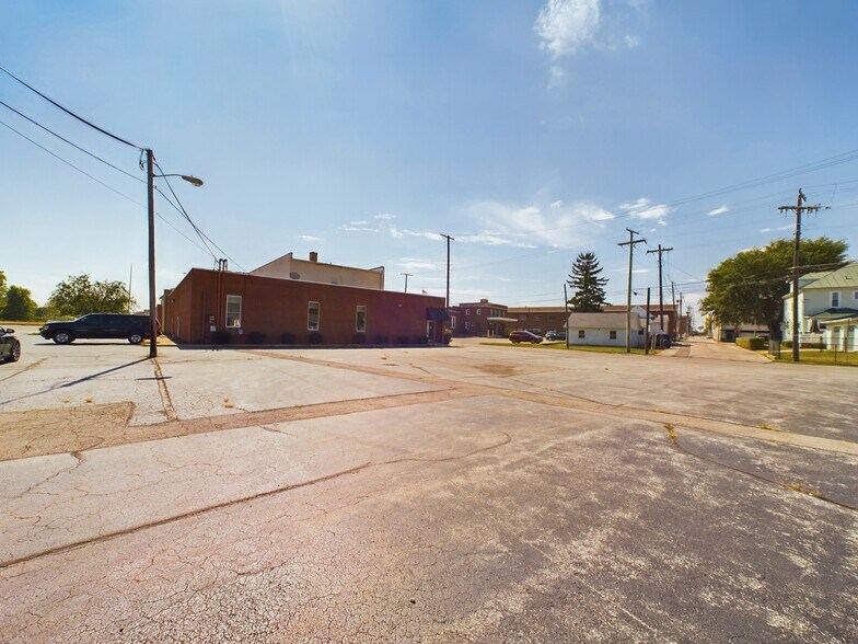 More Photos Of 101 E Elm St, Union City Bank For Sale