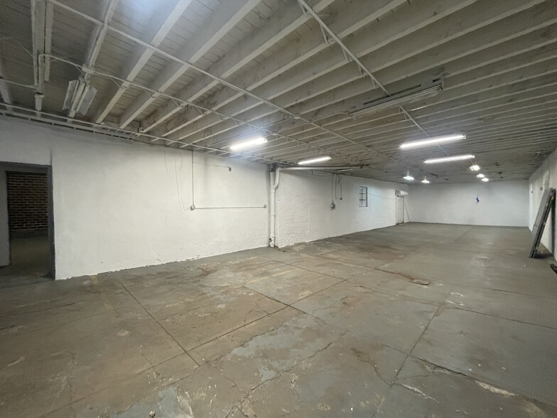 More Photos Of 413-415 E 119th St, New York Warehouse For Lease