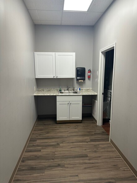 More Photos Of 5879-5891 S Transit Rd, Lockport Storefront For Lease