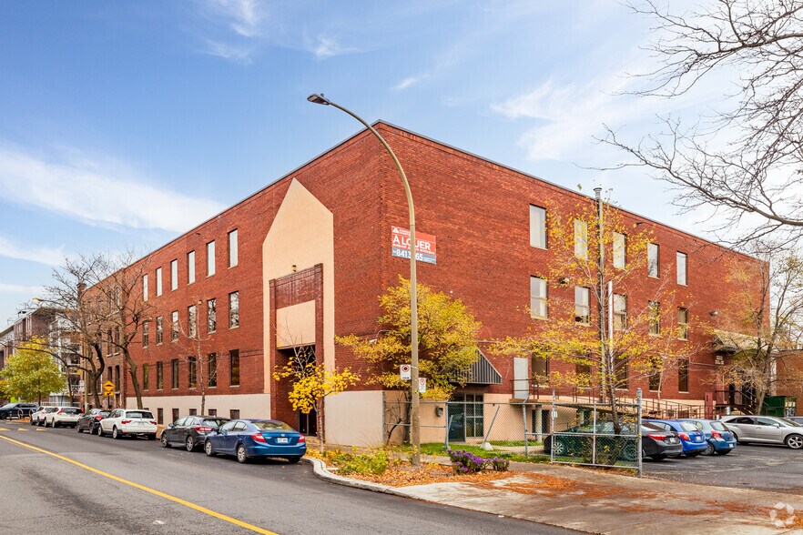 Primary Photo Of 4220 Rue De Rouen, Montréal Office For Lease