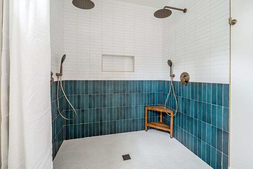 More Photos Of 1956 Loudon Rd, Fredericksburg Hotel For Sale