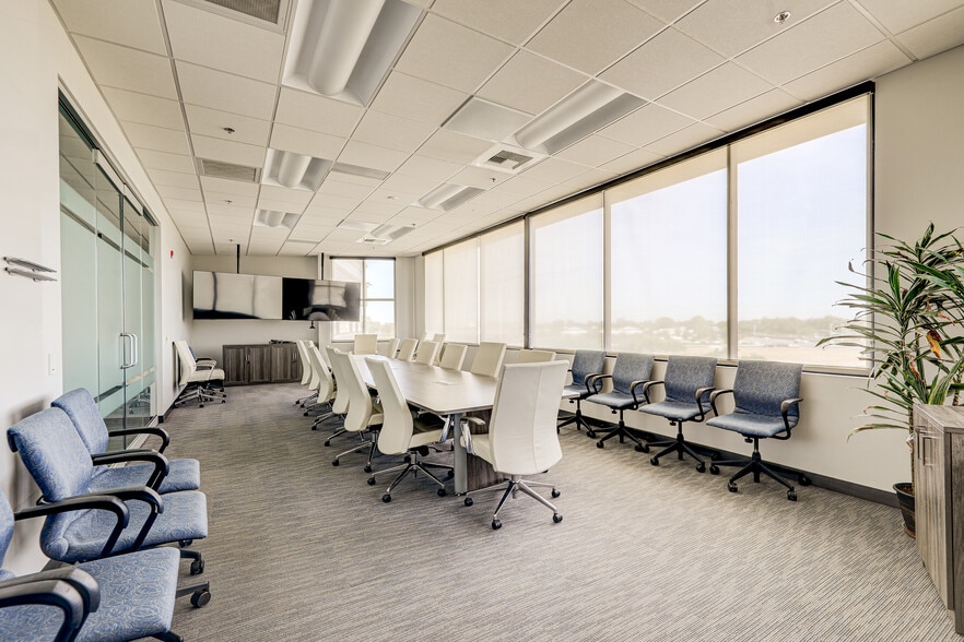 More Photos Of 11117 River Run Blvd, Bakersfield Office For Lease